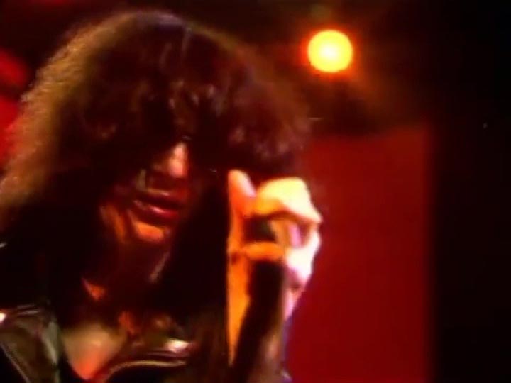 123 ROCK | Ramones - Leave Home - California Sun - 1977 | Live - Concert - Musikladen - Bremen - Germany - September 13, 1978 | Joey Ramone (Lead Vocals, Backing Vocals), Johnny Ramone (Guitar), Dee Dee Ramone (Bass, Backing Vocals), Tommy Ramone (Drums, Additionnal Guitar) | Music, Informations, Album Infos, Clip, Live, Concert, Photos, Video, Album Cover, Photographs 